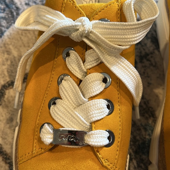 Ara Yellow Sneakers with White Laces - Picture 4 of 6